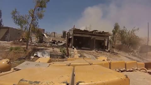 ( 10+ yrs old ) Syrian Tanks in Battle