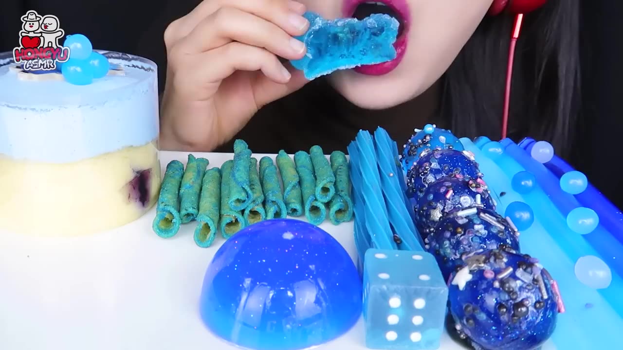 ASMR blue dessert