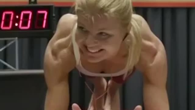 Canadian Dana Glowacka set the world record for standing in the plank