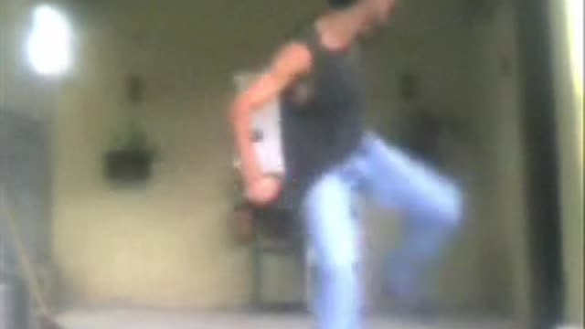 BRUCE LEE MOVIMENTS 2010