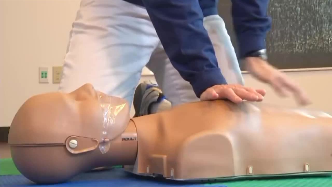 How to apply CPR in case of emergency