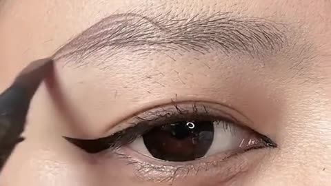 Perfect results with this eyebrow technique.hd