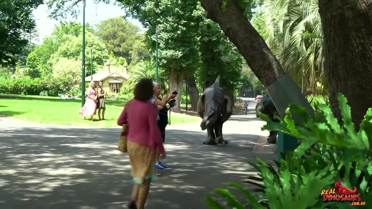 Real Dinosaurs scare prank