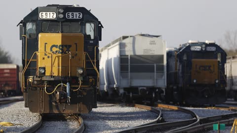 Two rail unions reach deal with CSX for paid sick time