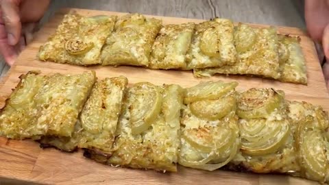 Just grate the potatoes! Better than pizza! Only 3 ingredients! No flour, no eggs!