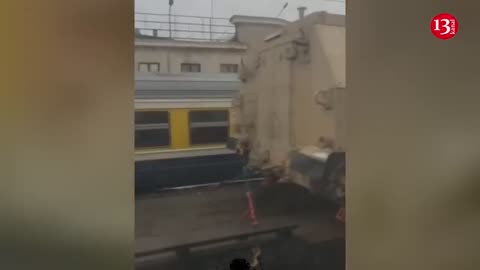 convoy of militaty equipment sent from us to ukraine in 33 wagons spotted in riga