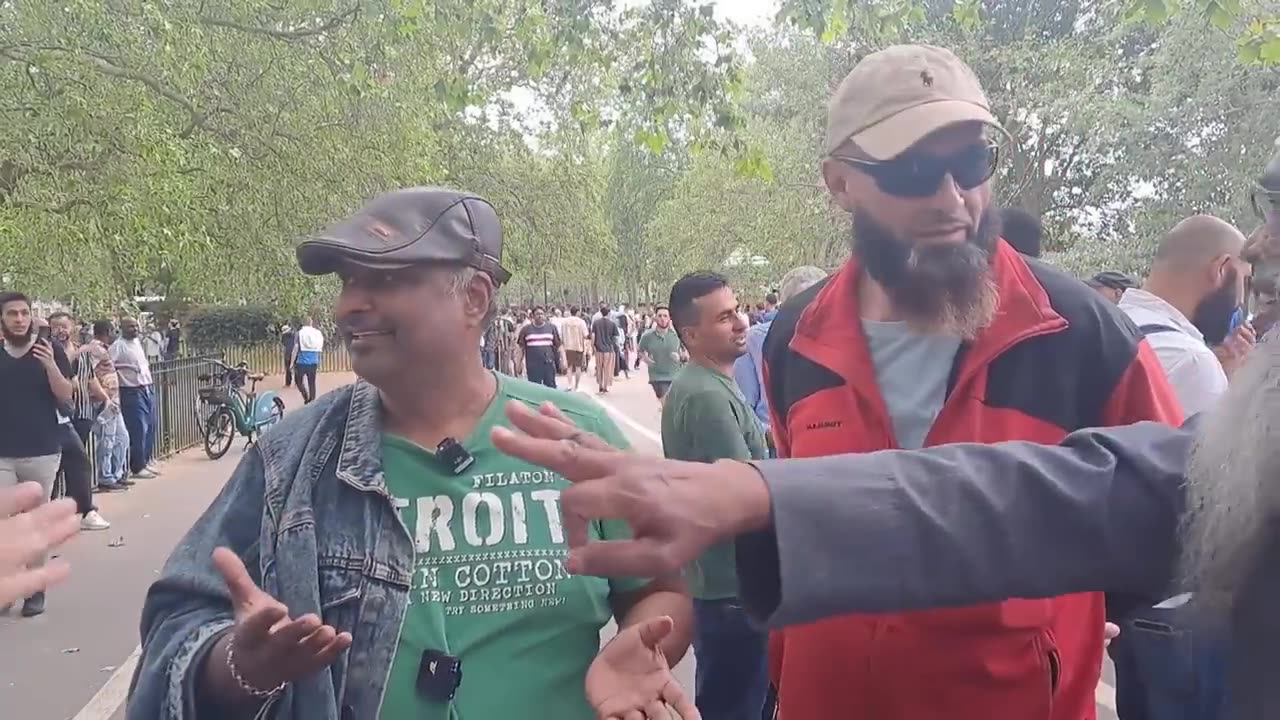 Speakers Corner - Uncle Sam & Bob talk to a Ex Christian Muslim about Paganism i