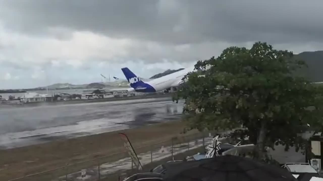 Pilot Attempts Landing In Too Strong Crosswind