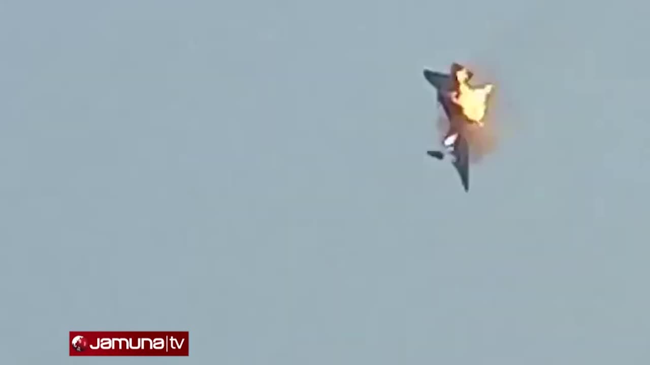 বিধ্বস্ত বিমানের পাইলটকে নদী থেকে উদ্ধার _ Airforce Plane crush