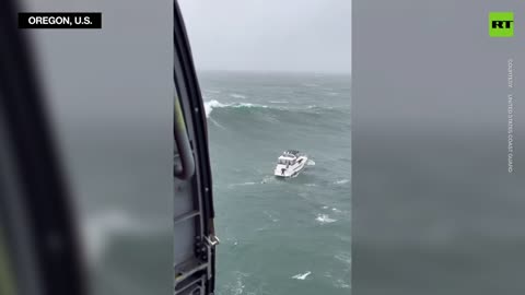 Thief thrown from stolen boat by huge wave