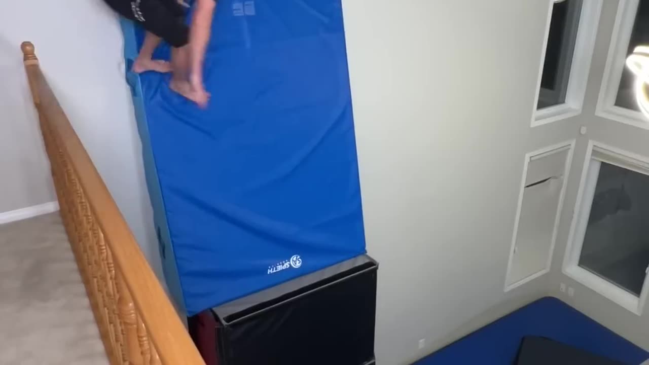 How Different Game Characters Jump Off Drops ⬇️