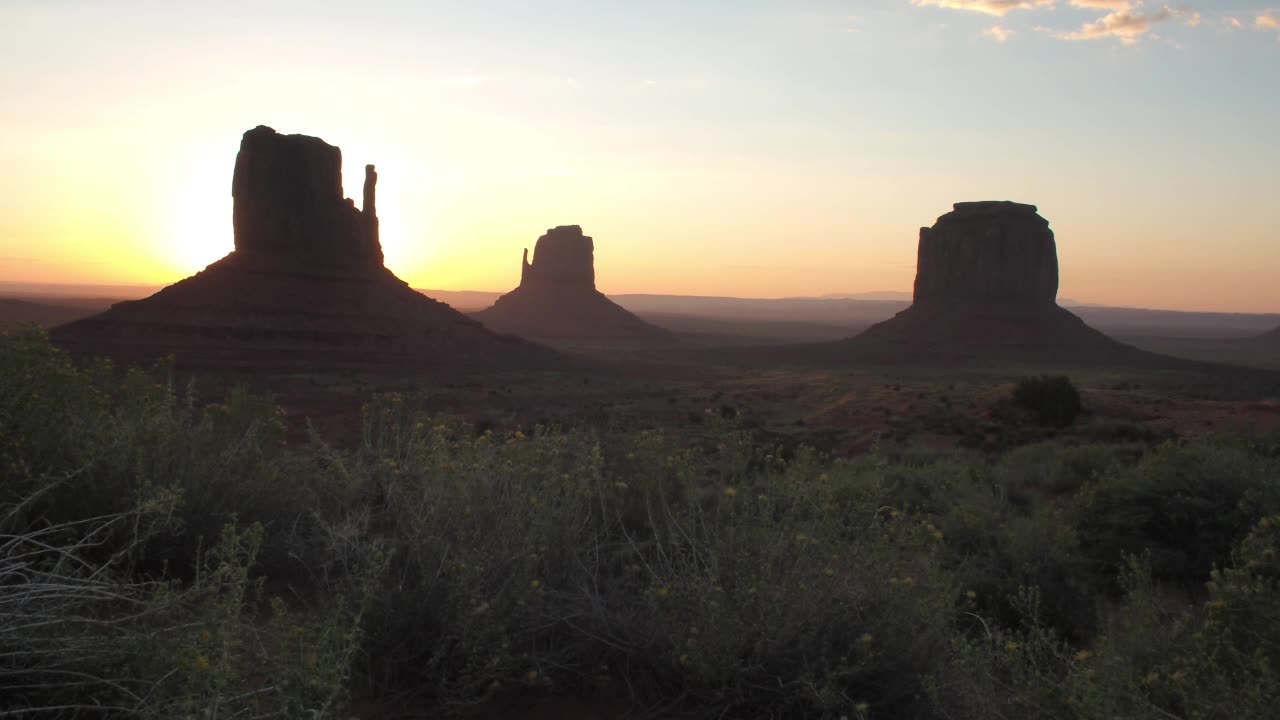 Monument Valley Sunrise 2015