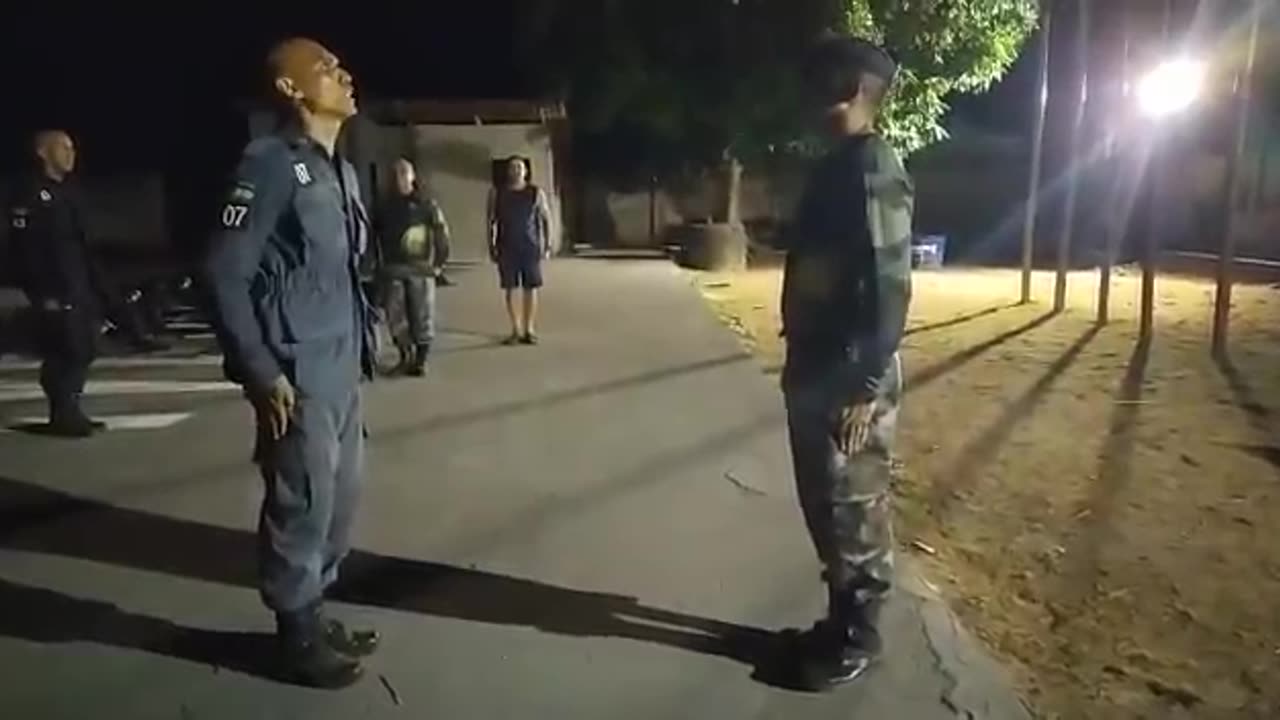 Vibração militar no máximo