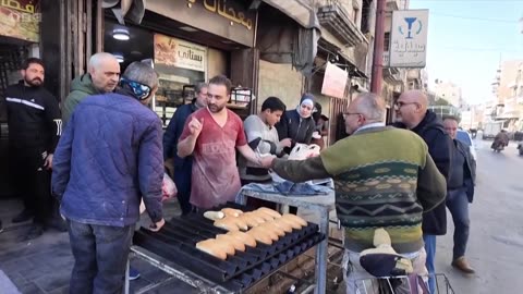Syrian rebels extend shock offensive after capturing Aleppo | BBC News