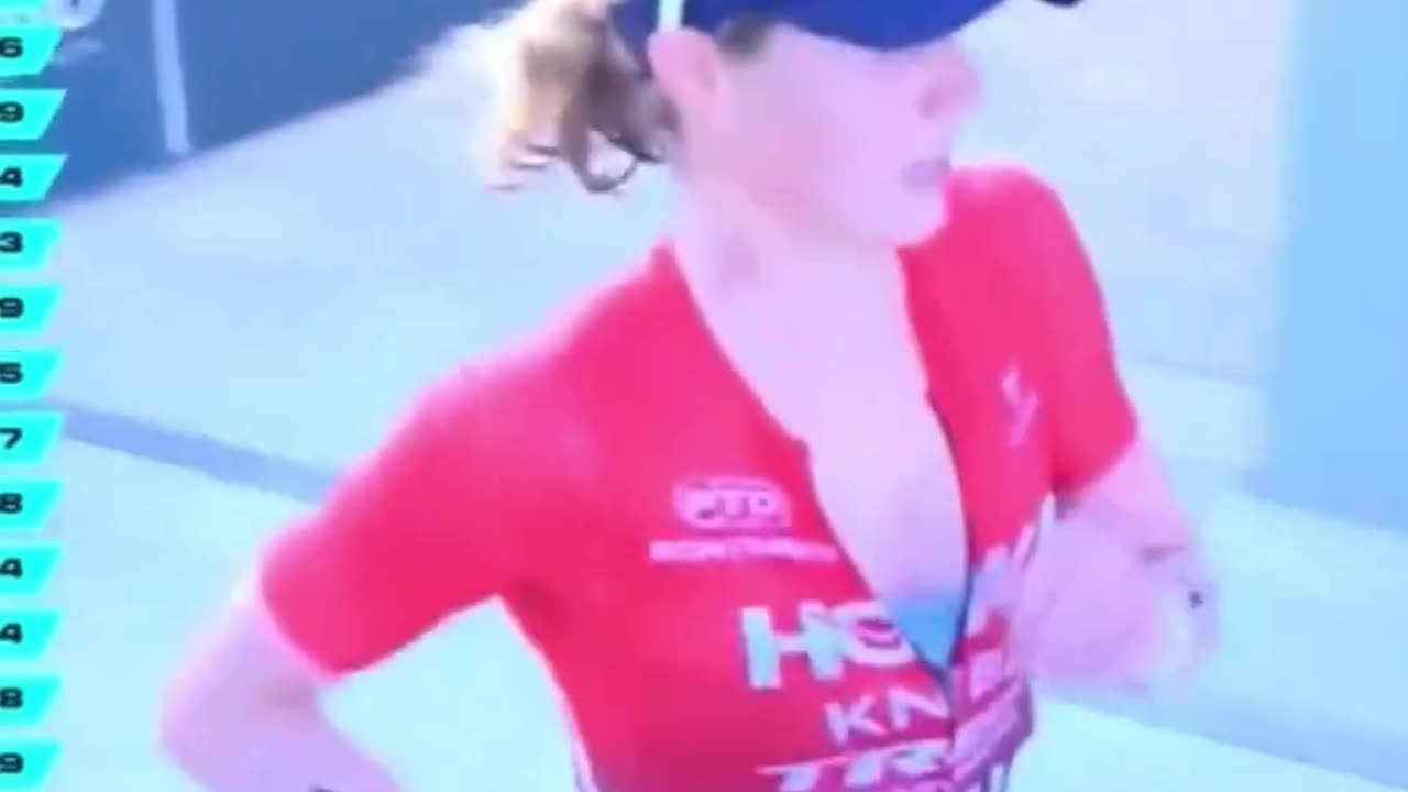 Triathlete Taylor Knibb asks camera man not to film her rear end because she 'just shit myself'😁