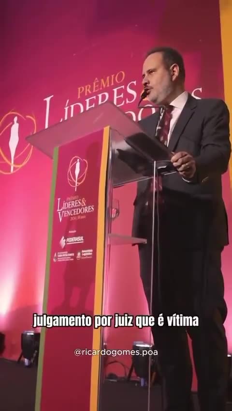É justamente isso aí... Temos que prender os 9 criminosos que estão no STF.