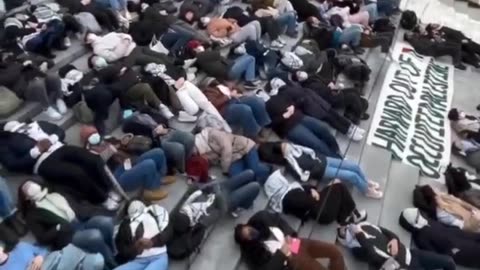 US students demonstrating for the war in the Gaza Strip to end