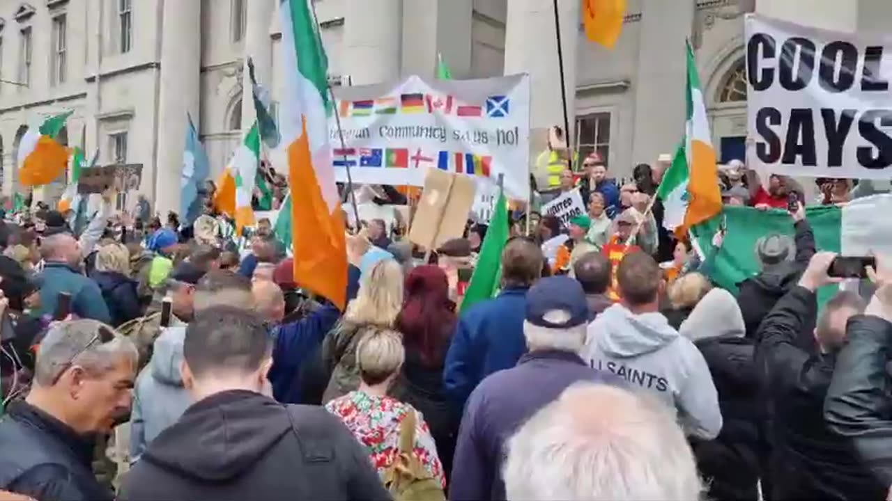 💥 Thousands Of Pro-Irish March Against Mass Immigration Into Ireland: "Sinn Fein Are Traitors!"