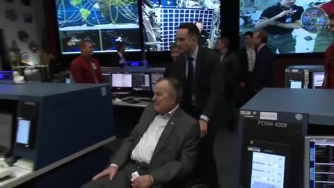 Flashback to when George Bush visited NASA