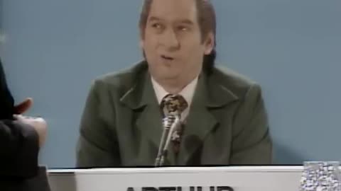 SCTV - Game Show, 'Half Wits'