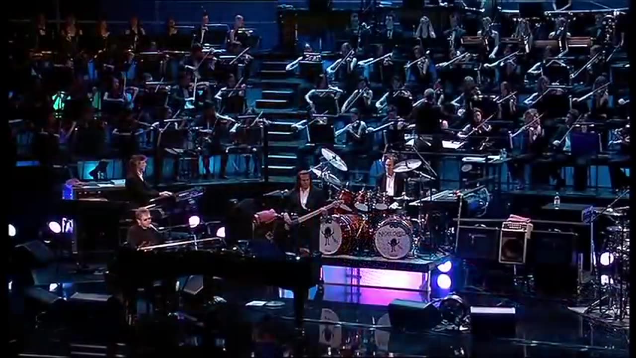 Elton John - Sorry Seems To Be The Hardest Word - Live