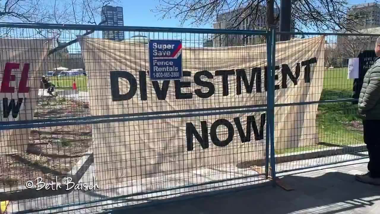 CANADA: Students set up pro-Palestinian encampment protest at University of Toronto!