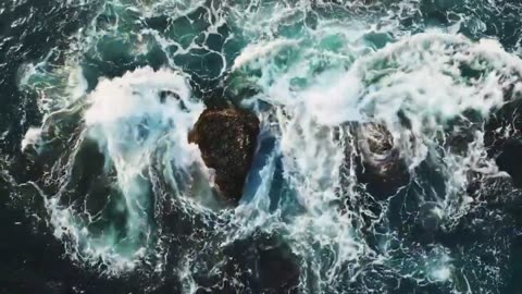 Even When We are Oceans Apart: Escape as you listen to the crashing of the ocean waves! - CreaVids