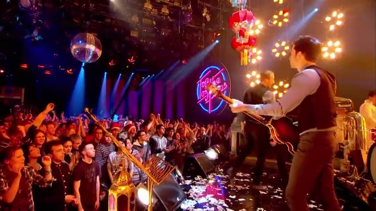 Coldplay - Christmas Lights (Top Of The Pops 2010)