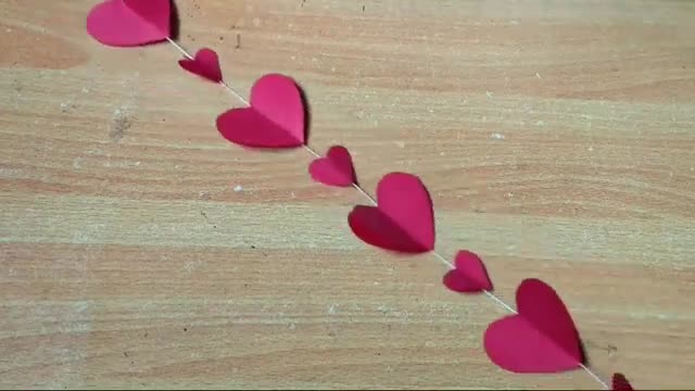 DIY / Wall Hanging Ideas / Paper Heart Wall Decorations / DIY Craft Ideas / Wall Decor Ideas