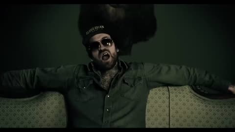 YelaWolf - FAST RIDE (VIDEO)