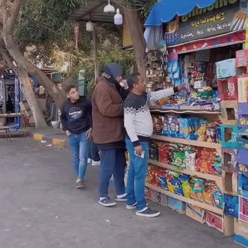 Crowd in trouble by a comedian