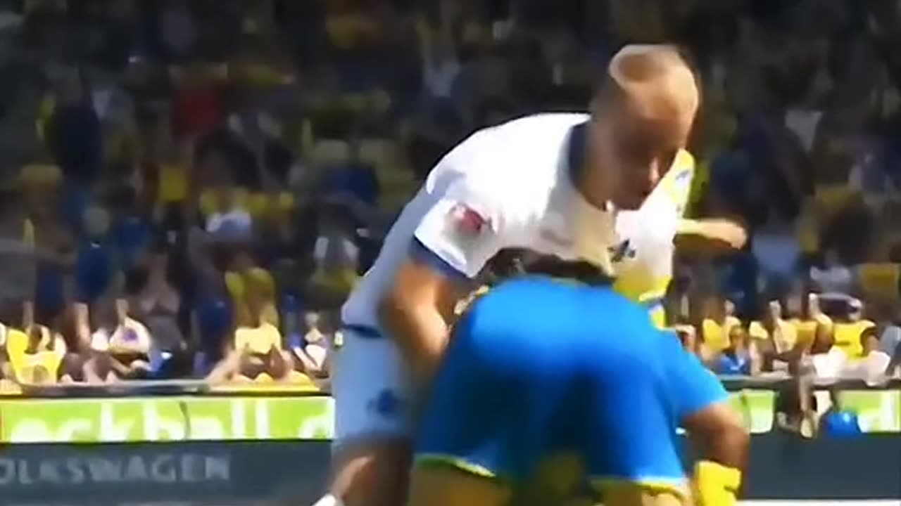 Funny football, watch till the end surprise