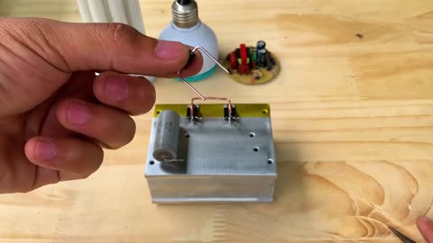 TUZ Powerful Ultra Bass Amplifier 13005 Transistor from Broken Lamp , Simple Cir