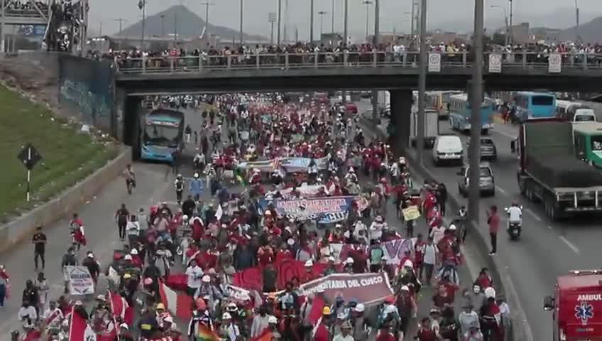 Huge demonstrations in Peru against governmental forces