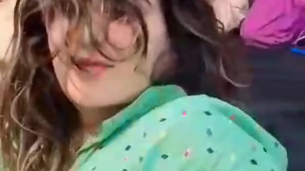 Hot Pakistan Girl Shaking His Body On Bed