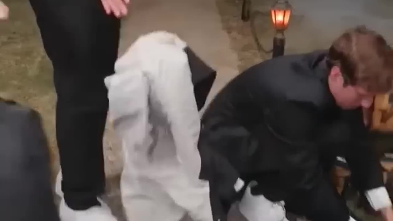 They buried him alive😧