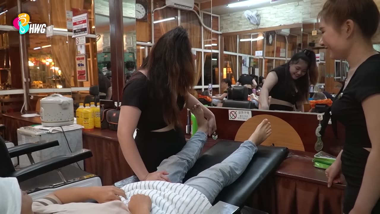 Her cuteness combined with the skillful massage technique relieves my fatigue