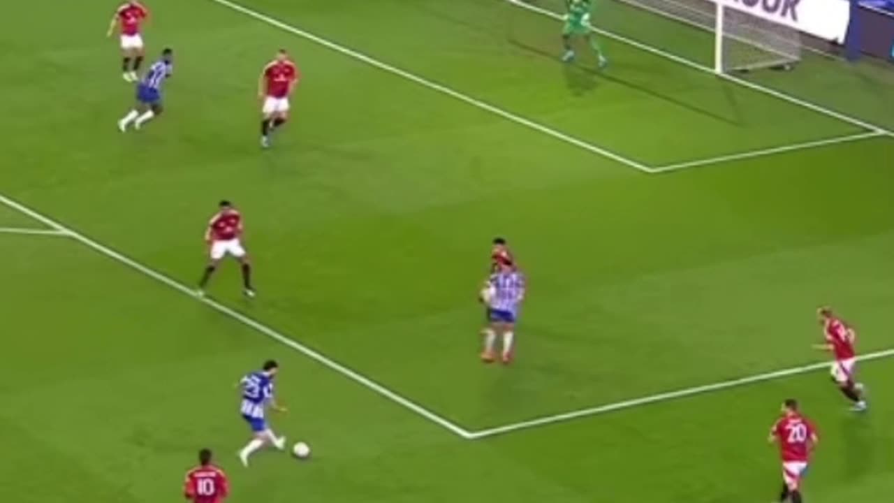 Bruno Fernandes breaks silence after red card vs Porto