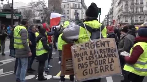 'We don't want this shitty reform' Yellow Vests denounce Macron policies