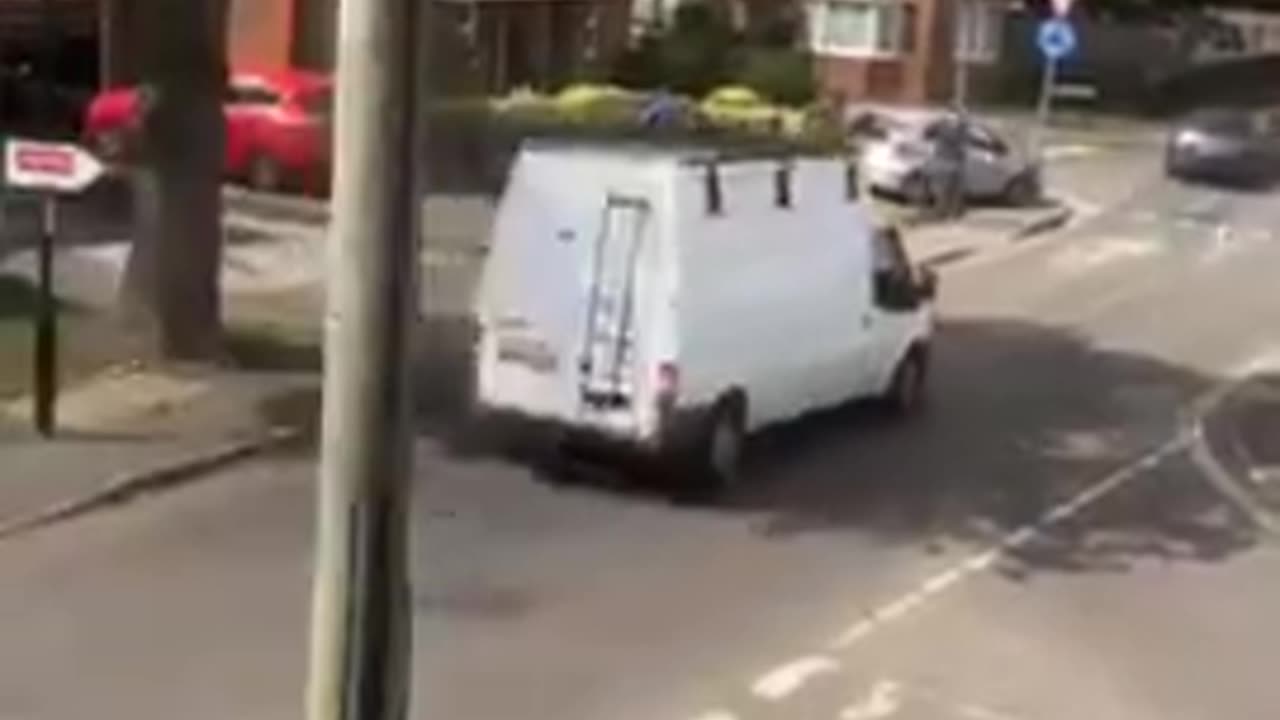 REAL LIFE GTA.. JASON STATHAM CAUGHT IN ACTION!