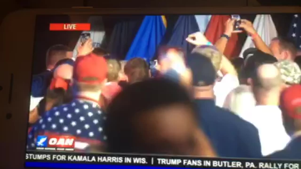 🦅OANN Laura Trump joins Donald Trump in Fayetteville NC tow hall Friday 07:48 pm