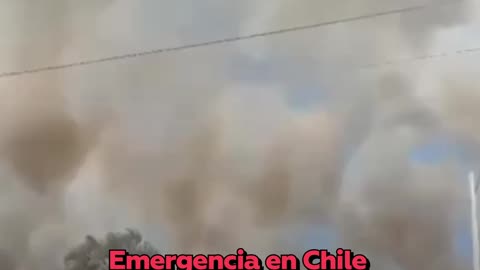 Gran incendio forestal en Tiltil, Chile, provoca alerta roja