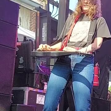 Megan Lovell (Larkin Poe) - LIVE @ 420Fest (Short 4)