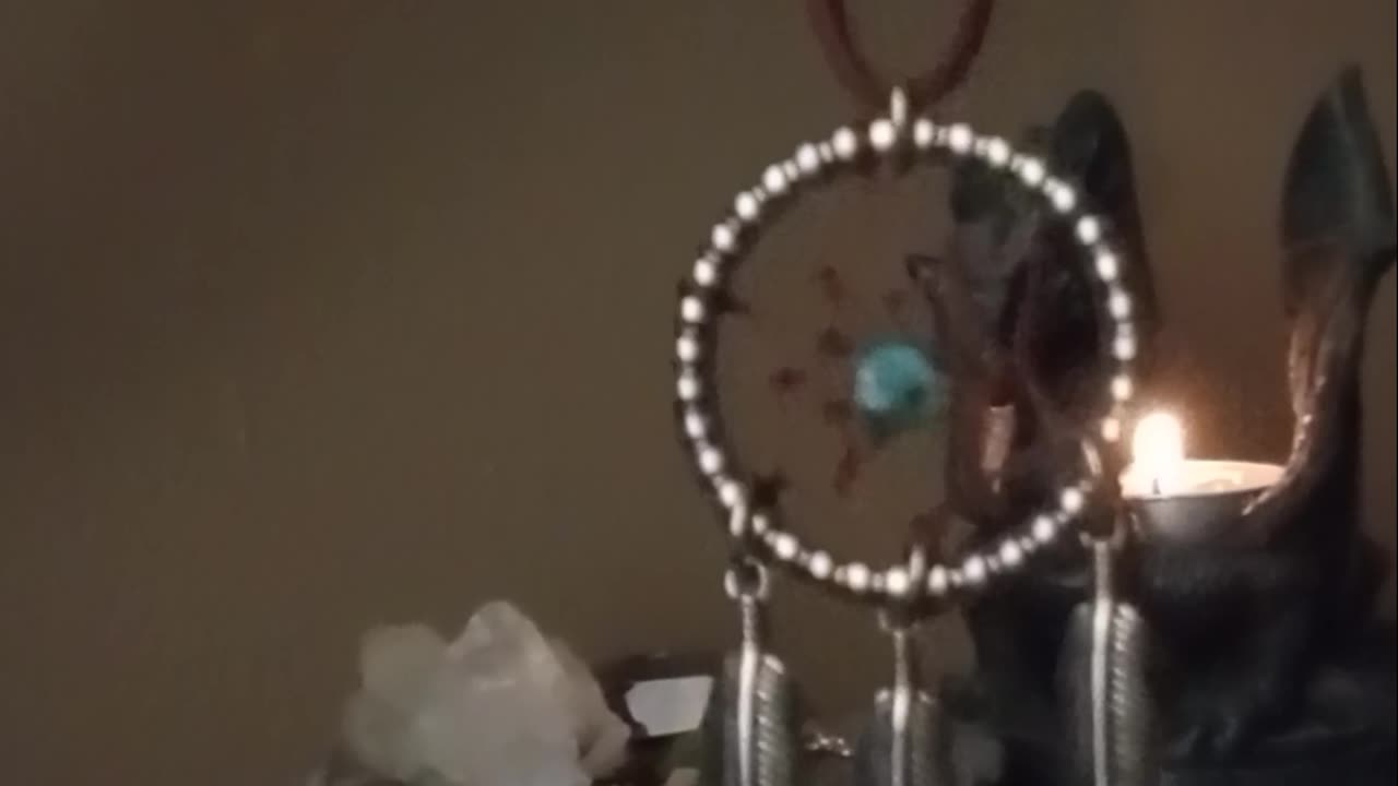 Relax with the dragon and his crystals (chill,sleep)