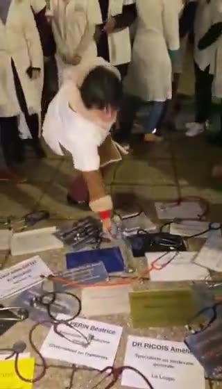 French Doctors Throwing Their Stethoscopes Away In Protest