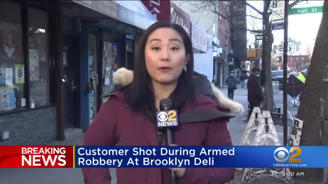 Customer shot trying to stop late-night robbery at Brooklyn deli