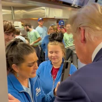 Video of Woman Asking Trump If She Can Pray for Him Goes Viral