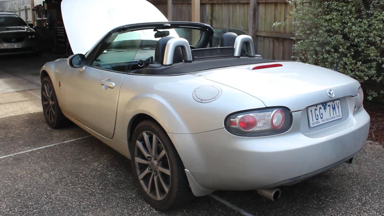 HOW TO CHANGE YOUR OIL - MX5 MIATA NC MK3