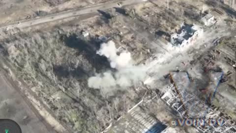 🇷🇺🇺🇦 Russian artillery covering enemy infantry in Ugledar.