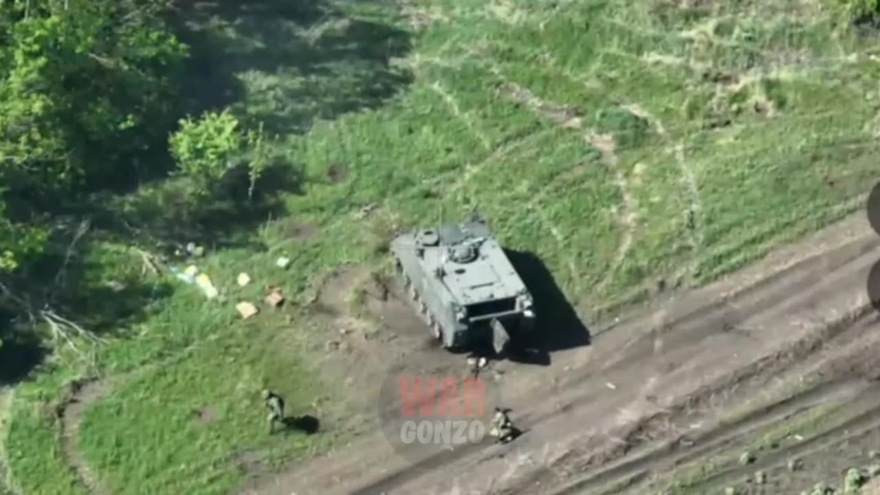 Russian grenade launchers and a machine gunners disrupt the evacuation of Ukrainian soldiers.